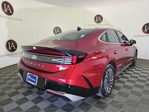 2024 Hyundai SONATA Hybrid Limited