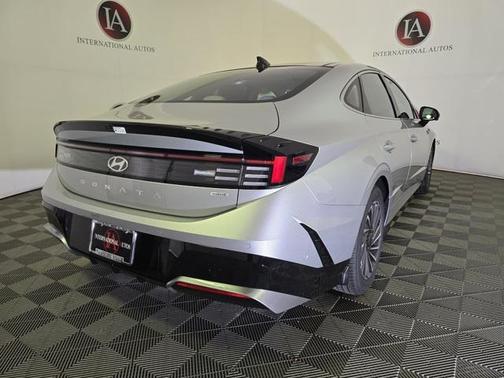 2025 Hyundai SONATA Hybrid Limited