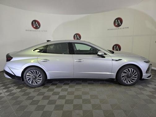 2025 Hyundai SONATA Hybrid Limited