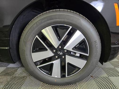 Abyss Black 2026 Hyundai IONIQ 9 SEL