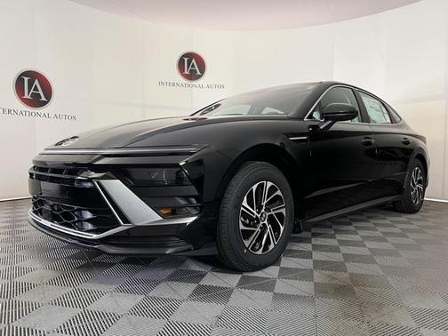 2026 Hyundai SONATA Hybrid Base