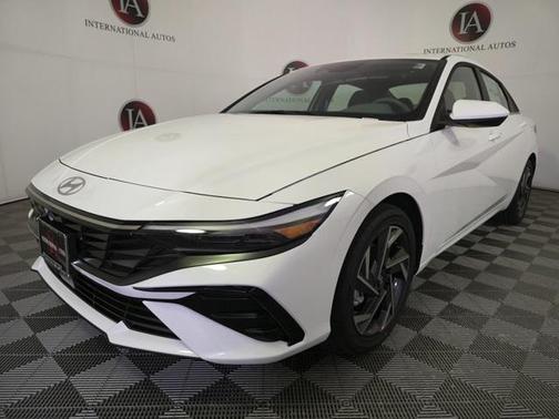 2025 Hyundai ELANTRA SEL