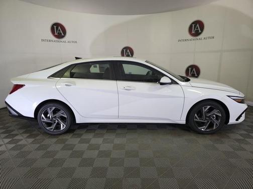2025 Hyundai ELANTRA SEL