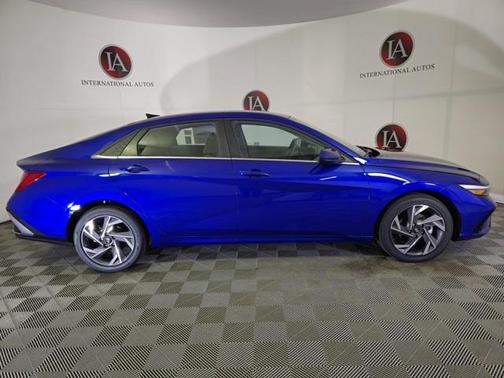 2025 Hyundai ELANTRA SEL