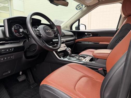 2022 Kia Carnival SX