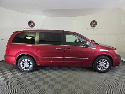 2013 Chrysler Town & Country Touring-L