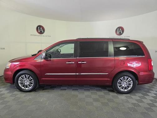 2013 Chrysler Town & Country Touring-L