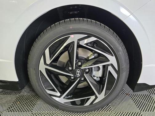 2026 Hyundai SONATA SEL
