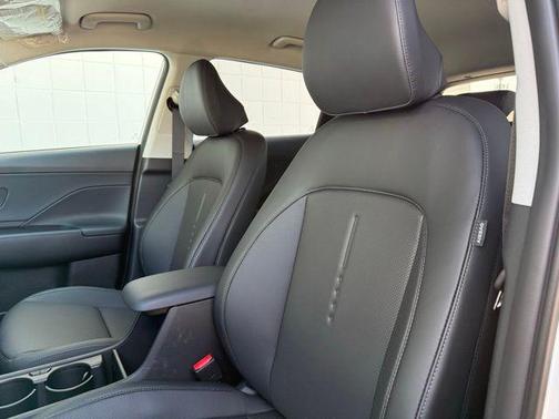 Atlas White 2026 Hyundai KONA SEL Premium