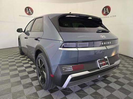 2025 Hyundai IONIQ 5 SE