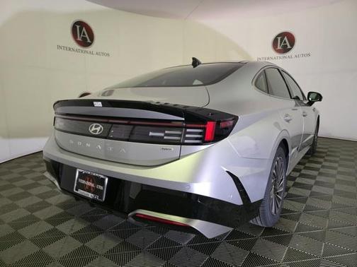 2025 Hyundai SONATA Hybrid Limited