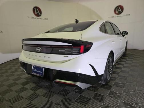 2024 Hyundai SONATA Hybrid SE
