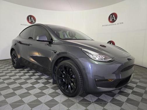 2022 Tesla Model Y Long Range Dual Motor All-Wheel Drive