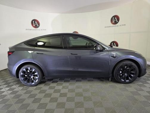 2022 Tesla Model Y Long Range Dual Motor All-Wheel Drive