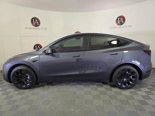2022 Tesla Model Y Long Range Dual Motor All-Wheel Drive