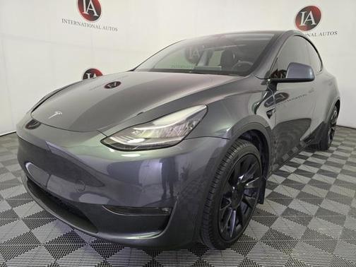 2022 Tesla Model Y Long Range Dual Motor All-Wheel Drive