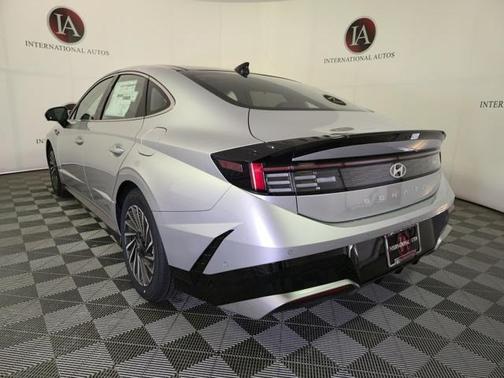 2025 Hyundai SONATA Hybrid Limited