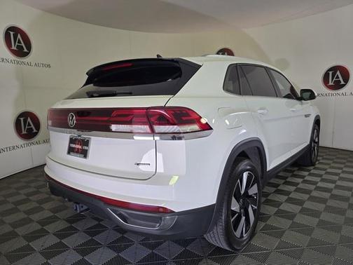 2024 Volkswagen Atlas Cross Sport 2.0T SE w/Technology 4MOTION