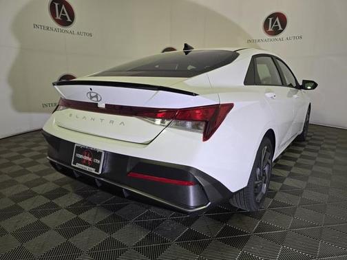 2025 Hyundai ELANTRA Sport