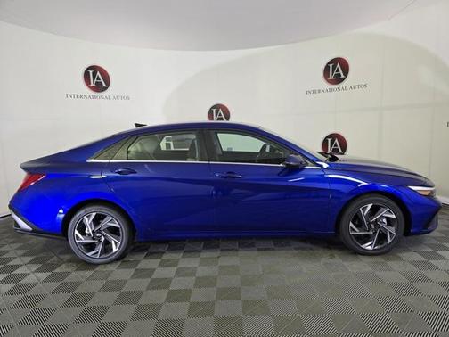2025 Hyundai ELANTRA Limited