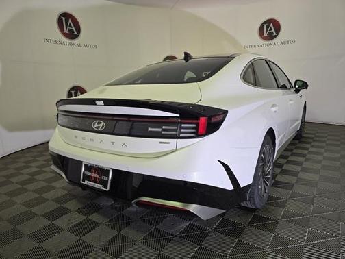 2025 Hyundai SONATA Hybrid Limited