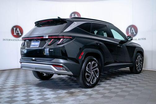 Phantom Black 2025 Hyundai TUCSON Limited