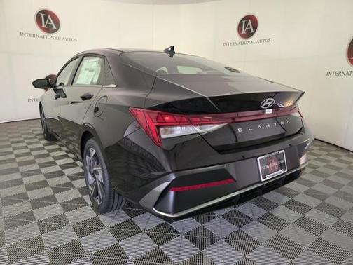 2025 Hyundai ELANTRA SEL