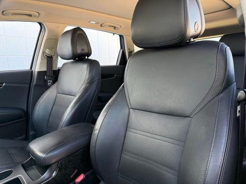 Ebony Black 2016 Kia Sorento SX