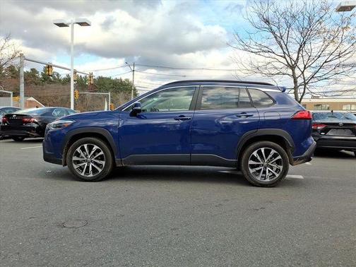 2024 Toyota Corolla Cross XLE