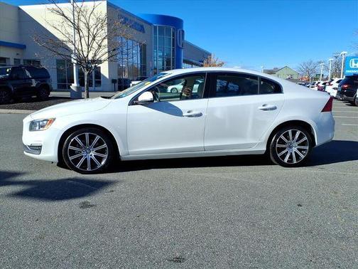 2016 Volvo S60 T5 Inscription Platinum