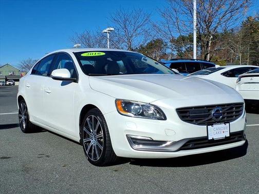 2016 Volvo S60 T5 Inscription Platinum