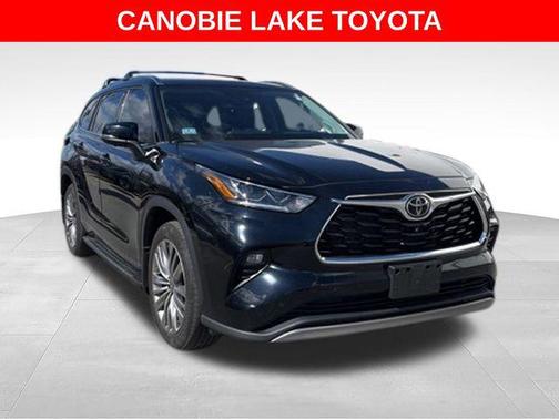 Midnight Black Metallic 2023 Toyota Highlander Platinum