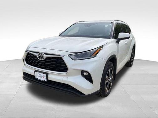 Blizzard Pearl 2021 Toyota Highlander XLE