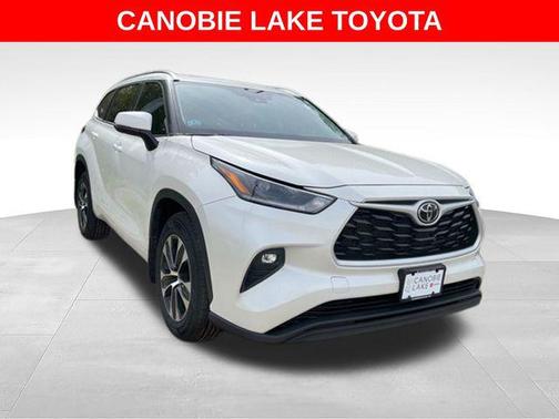 Blizzard Pearl 2021 Toyota Highlander XLE