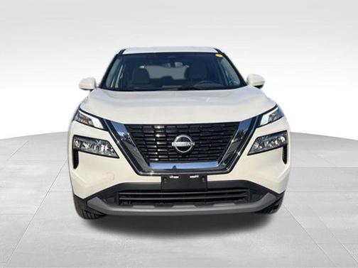 Pearl White Tricoat 2023 Nissan Rogue SV