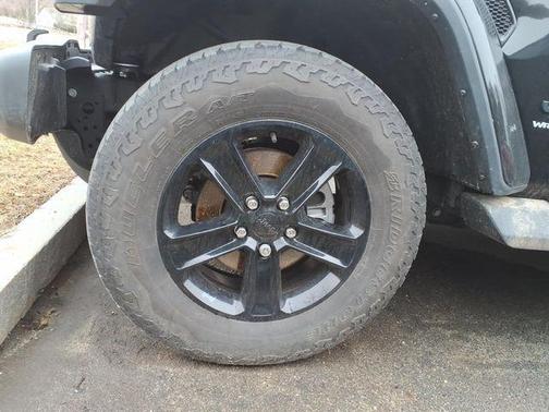 2023 Jeep Wrangler 4-Door Sahara Altitude 4x4