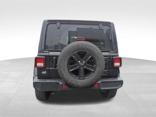 Black Clearcoat 2023 Jeep Wrangler 4-Door Sahara Altitude 4x4