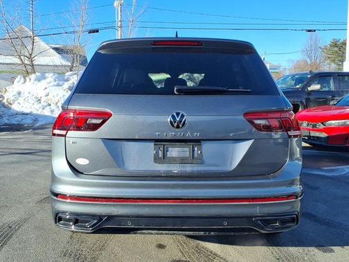 2024 Volkswagen Tiguan 2.0T SE R-Line Black