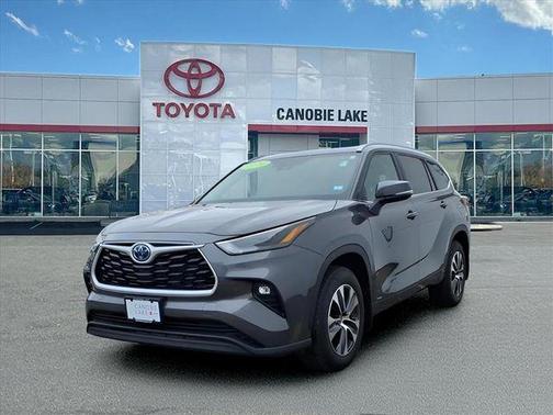 2024 Toyota Highlander Hybrid XLE