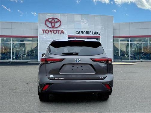 2024 Toyota Highlander Hybrid XLE