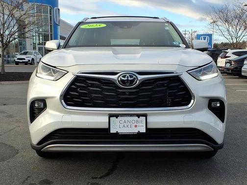 2025 Toyota Highlander Platinum