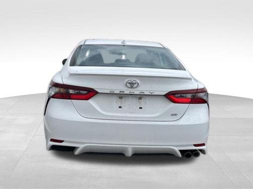 Ice Cap 2023 Toyota Camry SE