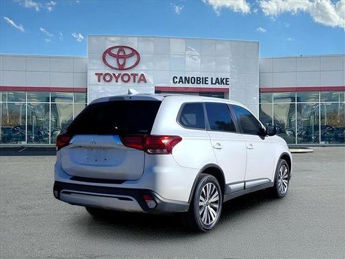 2020 Mitsubishi Outlander SE