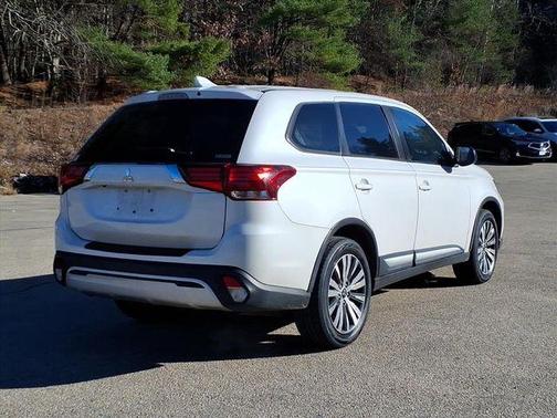 2020 Mitsubishi Outlander SE