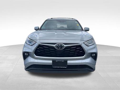 Celestial Silver Metallic 2021 Toyota Highlander Limited