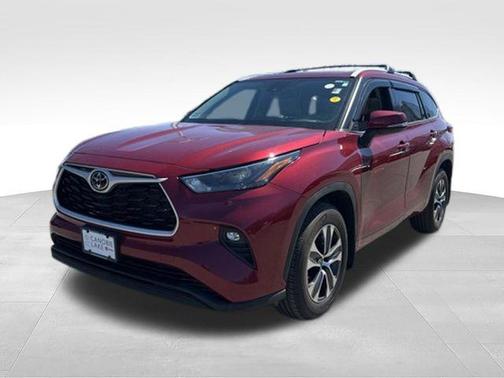Ruby Flare Pearl 2022 Toyota Highlander XLE