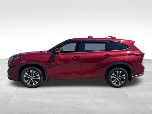 Ruby Flare Pearl 2022 Toyota Highlander XLE
