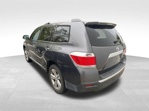 Magnetic Gray Metallic 2012 Toyota Highlander Limited