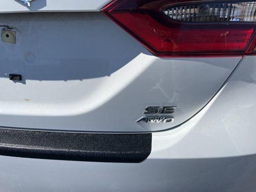 Ice Cap 2024 Toyota Camry SE