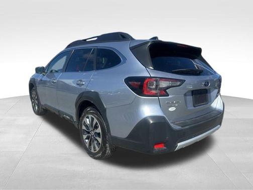 Ice Silver Metallic 2023 Subaru Outback Limited